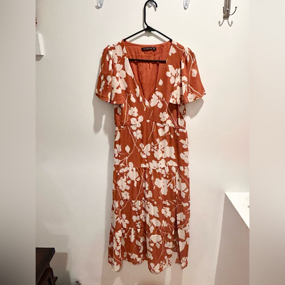 Abercrombie Short-Sleeve Tiered Midi Dress